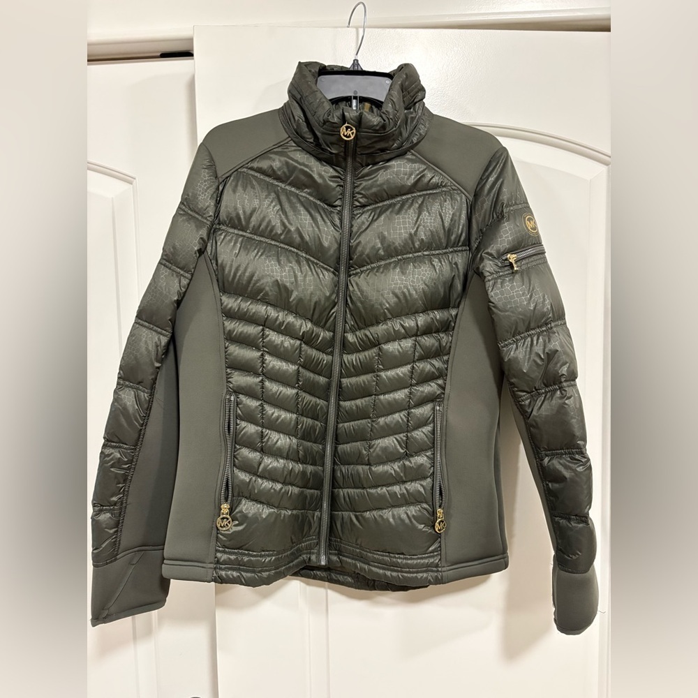 NWOT Michael Kors Green Mixed Media Puffer Jacket with Faux Fur Hood Size XL - Picture 5 of 7